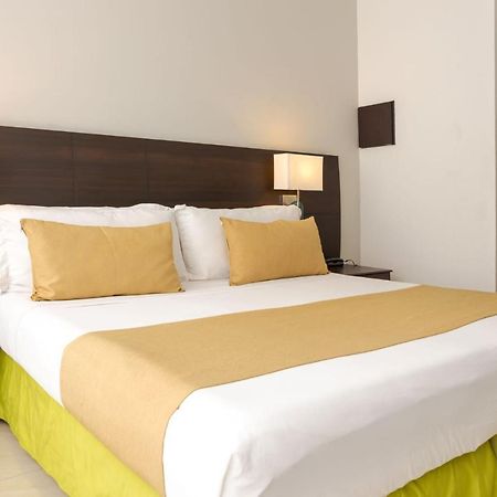 Hotel Manantial Melgar Torre 2 ภายนอก รูปภาพ